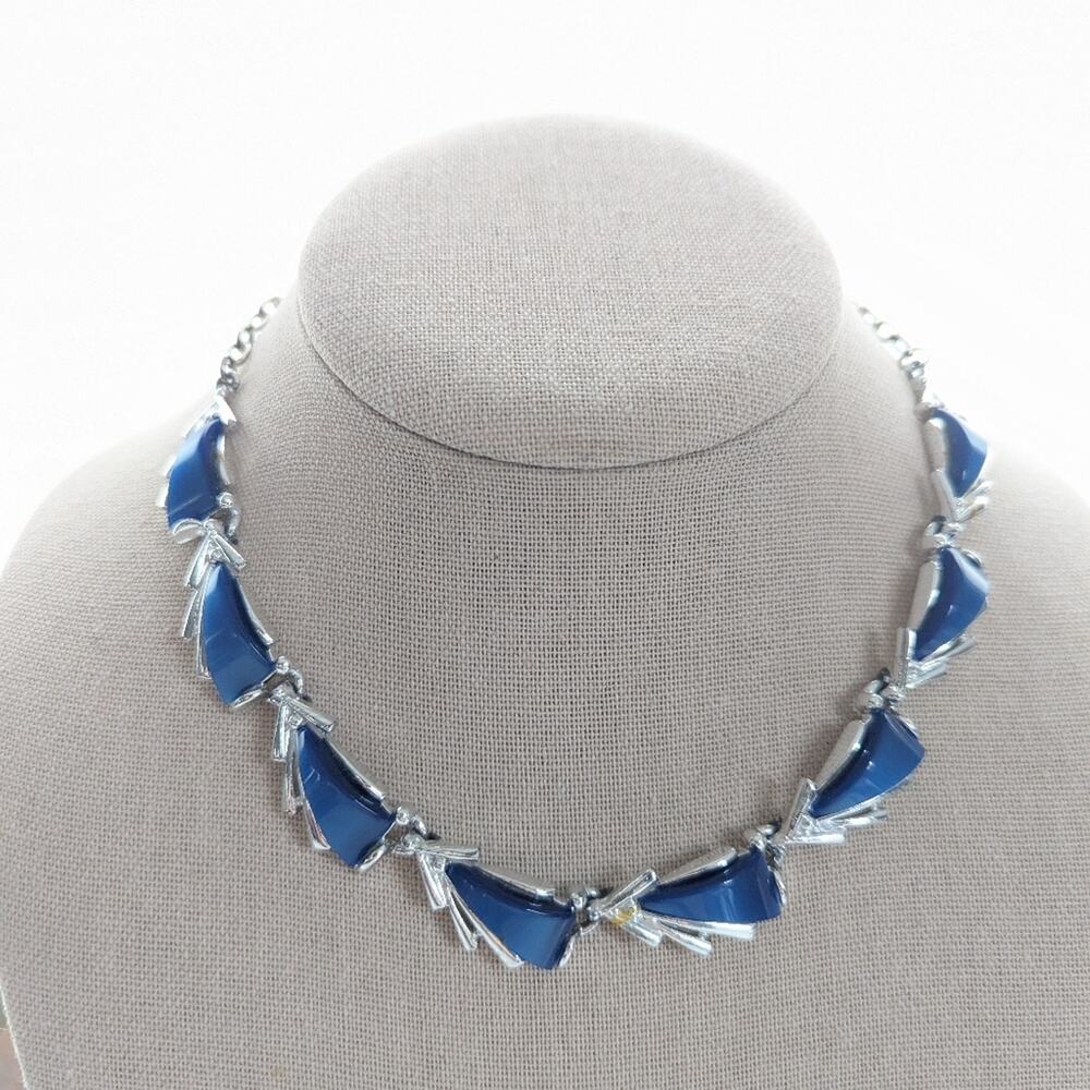 Vintage Arthur Pepper ART Thermoset Blue Silver Tone Choker Style Necklace